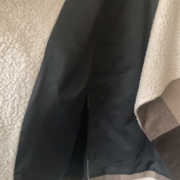 Paper Crane Plaid Sherpa Vest - Picture 7 of 16